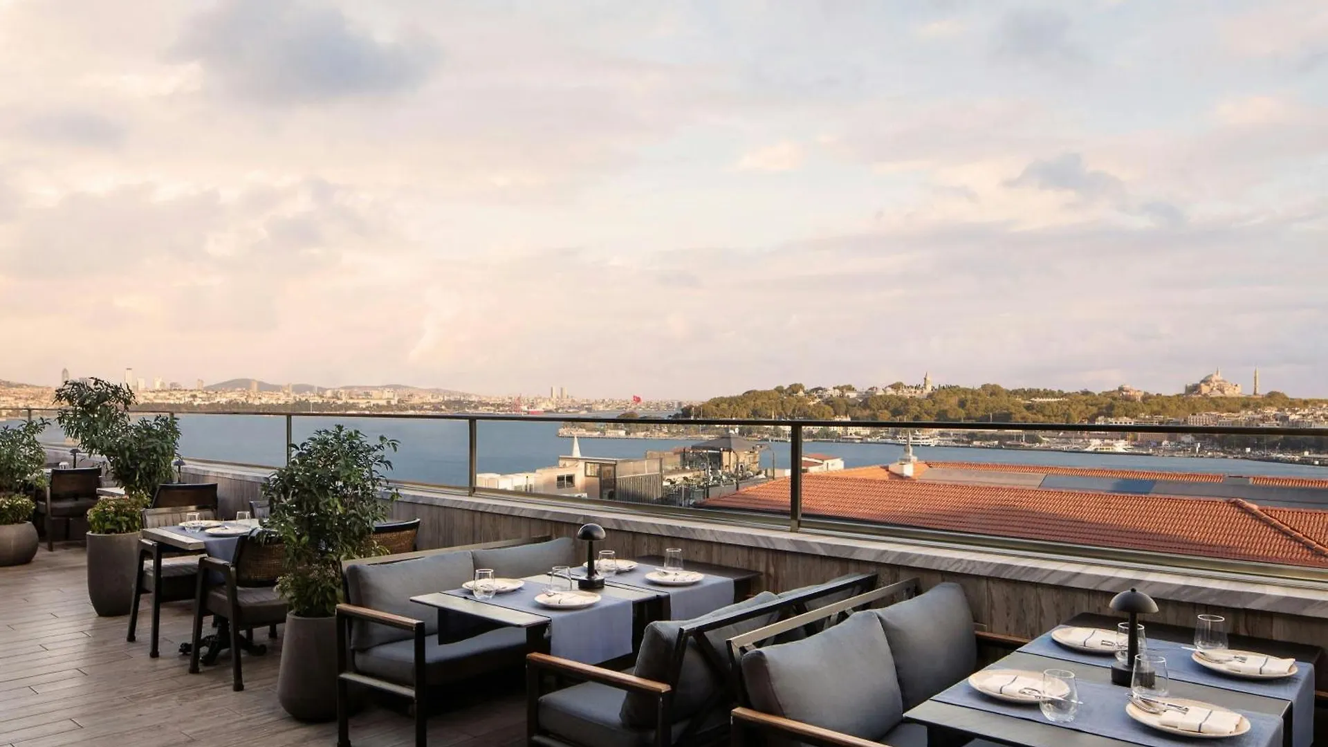 Decamondo Galata, A Tribute Portfolio Hotel Istanbul