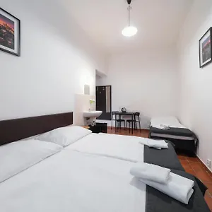 https://pension-15.praguehotelsweb.com